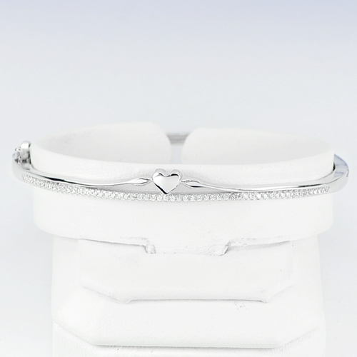Beauteous Heart Design Diameter 58 mm. 925 Sterling Silver Jewelry Bangle