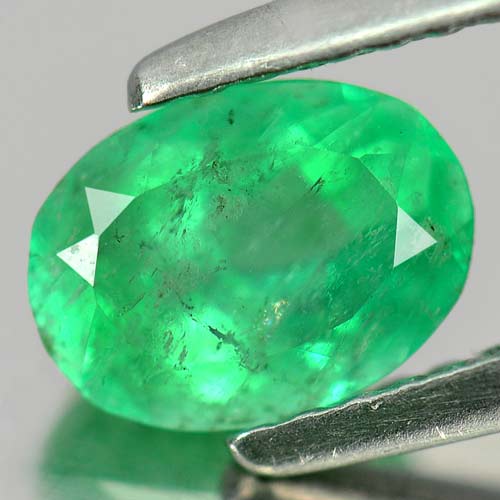 Green Emerald 0.73 Ct. Oval Shape 7.1 x 5.3 Mm. Natural Gem Columbia Unheated