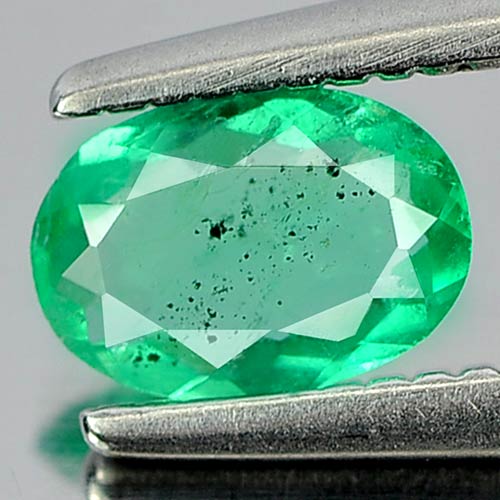 Green Emerald 0.33 Ct. Oval Size 6 x 4 x 2 Mm. Natural Gem Unheated Columbia