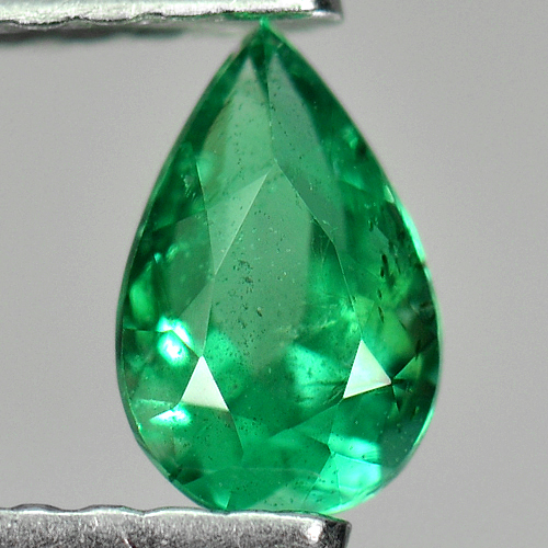Certified Green Emerald 0.34 Ct. Pear Shape 5.78 x 3.81 Mm. Natural Gemstone