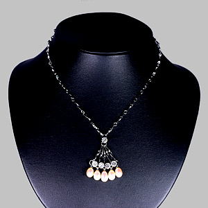 8.79 G. Pretty Natural Pearl Nickel Necklace Unheated