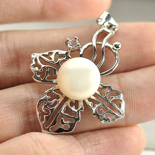 5.02 G. Round Cabochon Natural White Pearl Rhodium Silver Plated Pendant