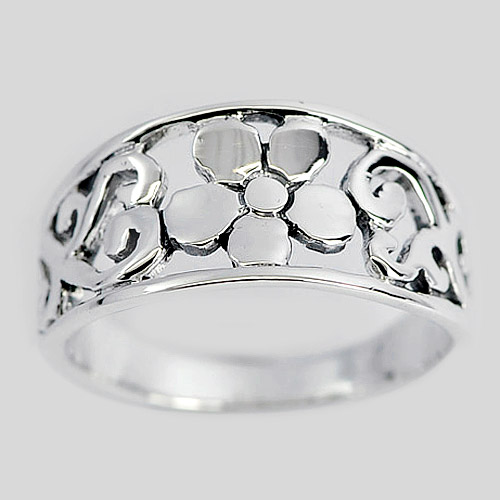 3.62 G. 925 Sterling Silver Design Flower Ring Jewelry Size 8 Thailand