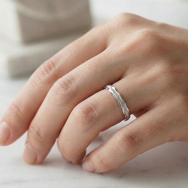 Sterling Silver Jewelry Bangle 0.56 G. Beautiful Design 19 x 17 Mm. Sterling Silver Jewelry Bangle 0.56 G. Beautiful Design 19 x 17 Mm.