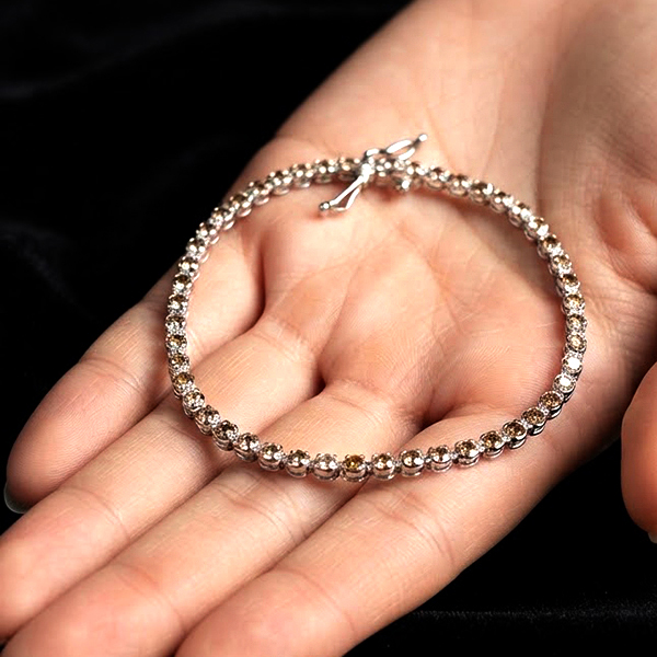 Natural Fancy Color Diamond With 925 Sterling Silver Jewelry 2.92 Grams Bracelet 6.5 Inch. Natural Fancy Color Diamond With 925 Sterling Silver Jewelry 2.92 Grams Bracelet 6.5 Inch.