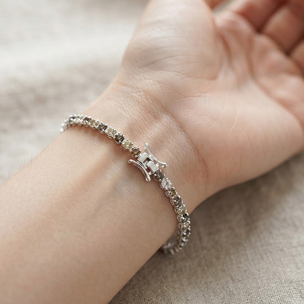 Natural Fancy Color Diamond With 925 Sterling Silver Jewelry 2.90 Grams Bracelet  6.5 Inch.