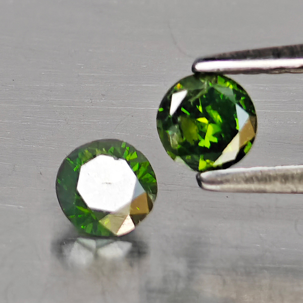 Natural Green Diamond 0.43 Ct. 2 Pcs. Round Diamond Cut  3.8 Mm.