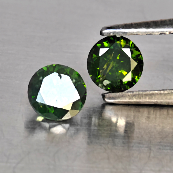 Natural Green Diamond 0.55 Ct. 2 Pcs. Round Diamond Cut  4 Mm.