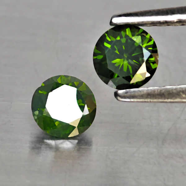 Natural Green Diamond 0.46 Ct. 2 Pcs. Round Diamond Cut  3.9 Mm.