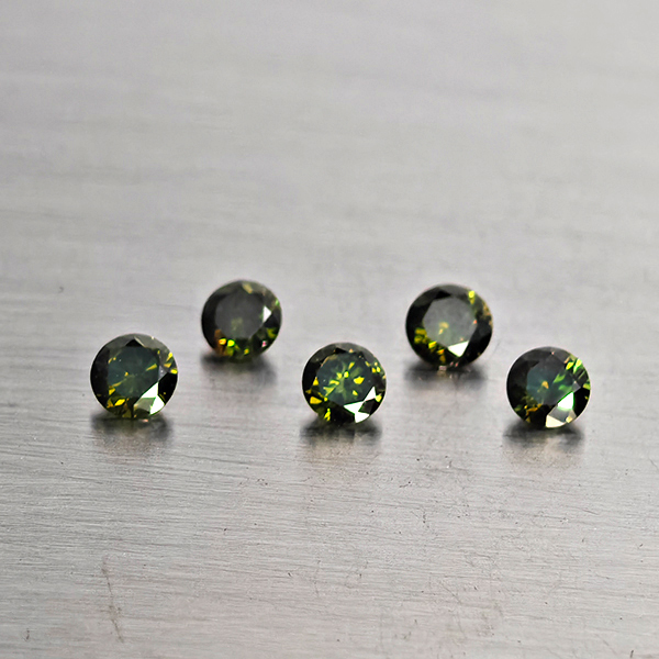 Natural Green Diamond 0.38 Ct. 5 Pcs. Round Diamond Cut  and Mixed Size