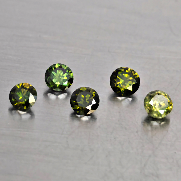 Natural Green Diamond 0.20 Ct. 5 Pcs. Round Diamond Cut and Mixed Size