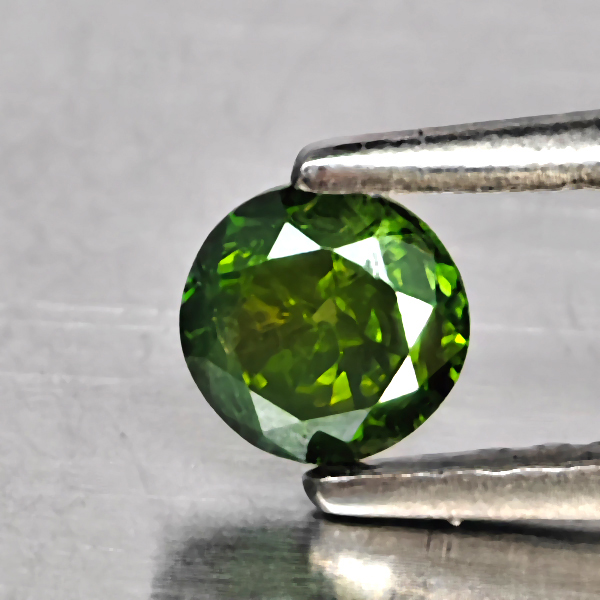 Natural Green Diamond 0.32 Ct. Round Diamond Cut  4.2 Mm.