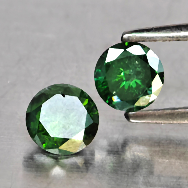 Natural Green Diamond 0.50 Ct. 2 Pcs. Round Diamond Cut  4 Mm.