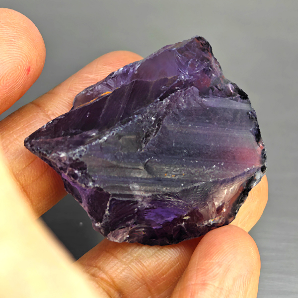 Natural Purple Amethyst Gemstones 132.37 Ct. Rough Shape 38 x 32 Mm.