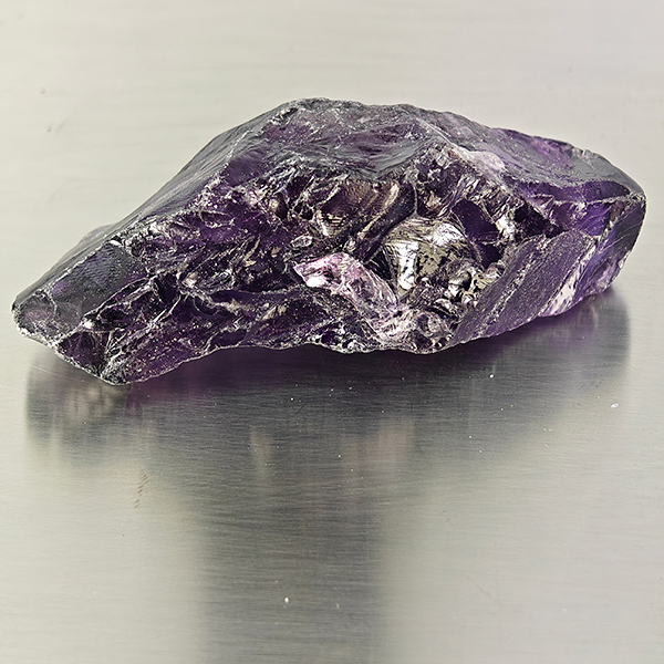 Natural Purple Amethyst Gemstones 226.63 Ct. Rough Shape 65 x 23 Mm. Natural Purple Amethyst Gemstones 226.63 Ct. Rough Shape 65 x 23 Mm.