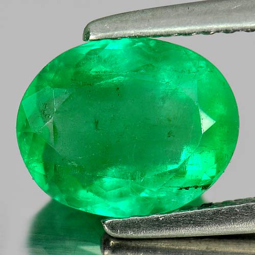 Oval Shape 9.2 x 7.4 x 4.6 Mm. 1.99 Ct. Natural Gemstone Green Emerald Columbia
