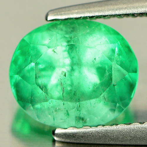 Green Emerald 1.60 Ct. Oval Shape 7.9 x 6.7 Mm. Natural Gem Unheated Columbia