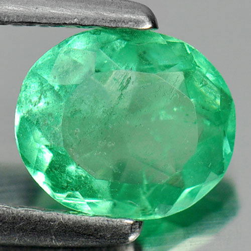 Green Emerald 0.91 Ct. Oval Shape 6.9 x 5.9 Mm. Natural Gemstone Columbia