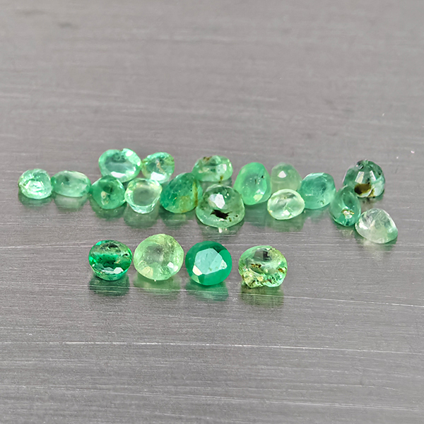 Natural Green Emerald Gemstones 0.80 Ct. 20 Pcs. Mixed Shape and Mixed Size
