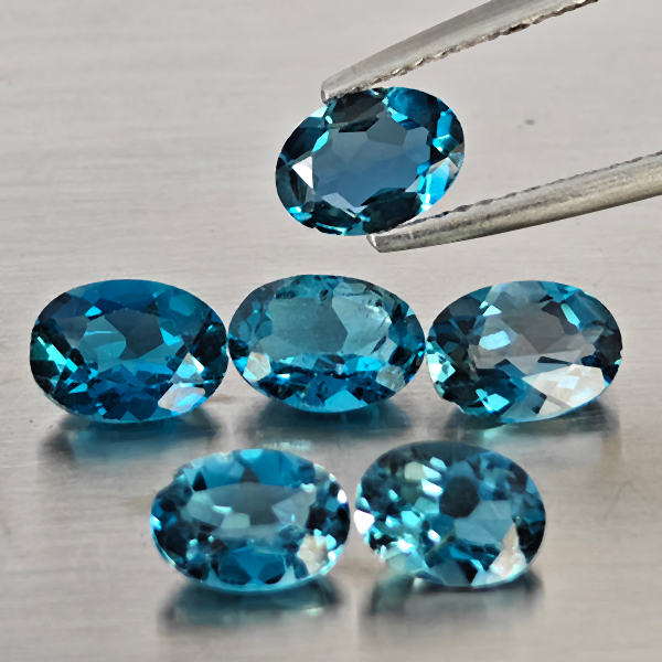 Natural London Blue Topaz Gemstones 5.28 Ct. 6 Pcs. Oval Shape and Mixed Size Natural London Blue Topaz Gemstones 5.28 Ct. 6 Pcs. Oval Shape and Mixed Size