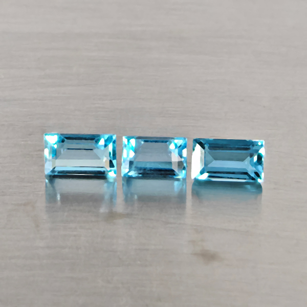 Natural Blue Topaz Gemstones 2.40 Ct. 3 Pcs. Baguette Shape 5.2 x 3 Mm. Natural Blue Topaz Gemstones 2.40 Ct. 3 Pcs. Baguette Shape 5.2 x 3 Mm.