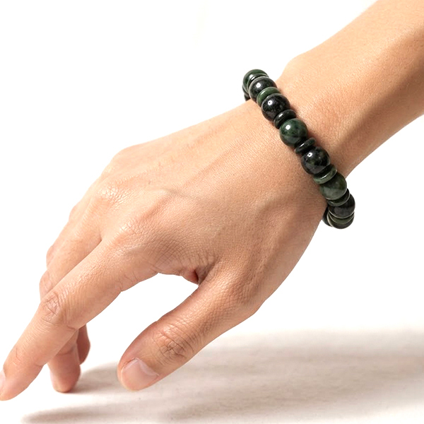 Natural Type-A Green Jade Gemstones 70.51 Ct. Beads Round Cabochon Shape Flexibility Bracelet