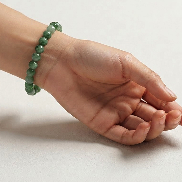 Natural Type-A Green Jade Gemstones 77.98 Ct. Beads Round Cabochon Shape Flexibility Bracelet