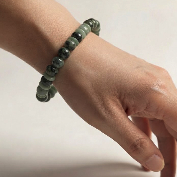 Natural Green Jade Gemstones 129.09 Ct. Beads Mixed Shape Flexibility Bracelet