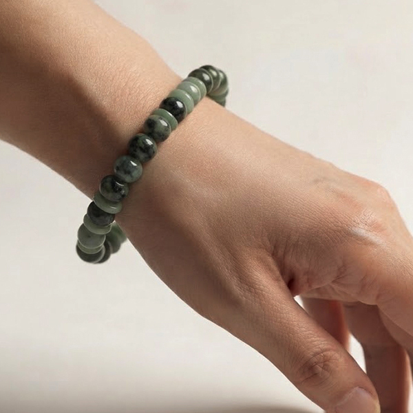 Natural Green Jade Gemstones 127.25 Ct. Beads Mixed Shape Flexibility Bracelet