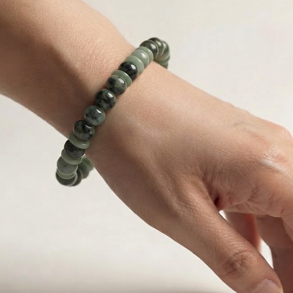 Natural Green Jade Gemstones 143.21 Ct. Beads Mixed Shape Flexibility Bracelet