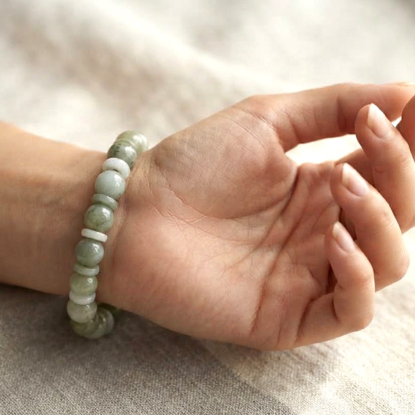 Natural Green Jade Gemstones 172.83 Ct. Beads Flexibility Bracelet Mixed Shape