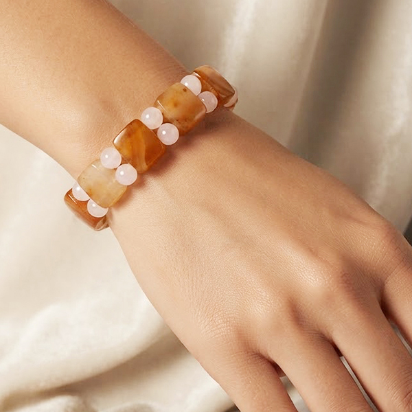 Natural Honey and White Jade Gemstones 238.14 Ct. Beads Flexibility Bracelet and Mixed Shape
