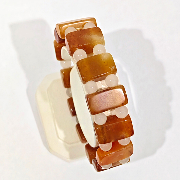 Natural Honey and White Jade Gemstones 252.27 Ct. Beads Flexibility Bracelet and Mixed Shape