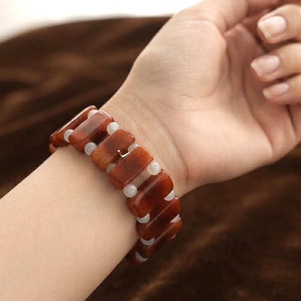 Natural Honey and White Jade Gemstones 252.44 Ct. Beads Flexibility Bracelet and Mixed Shape