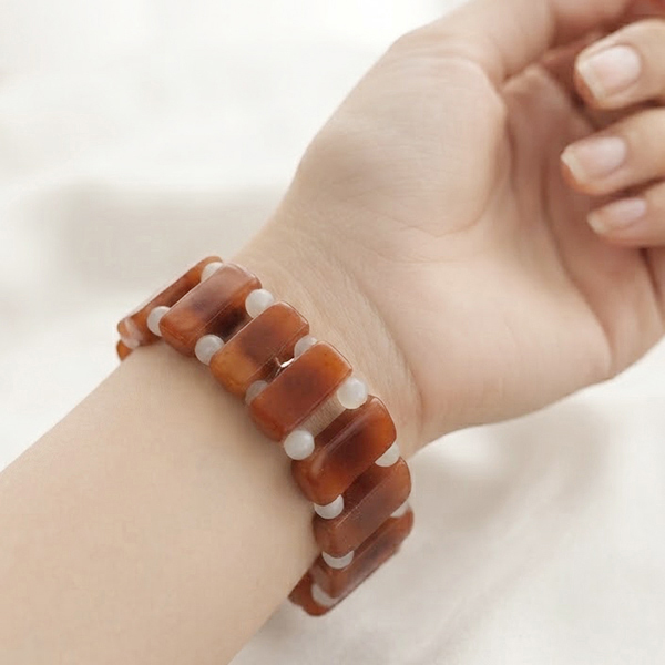 Natural Honey and White Jade Gemstones 216.61 Ct. Beads Flexibility Bracelet and Mixed Shape