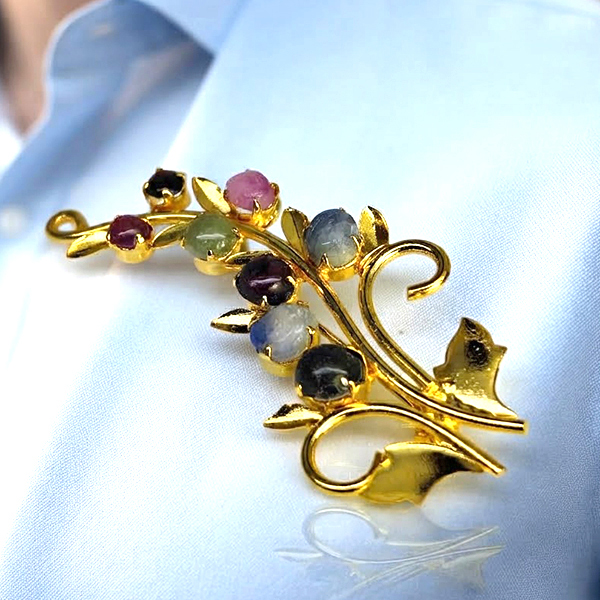 Natural Multi Color Mixed Gemstones 5.32 Grams Jewelry Brooch Yellow Gold Plated 56 x 36 Mm.